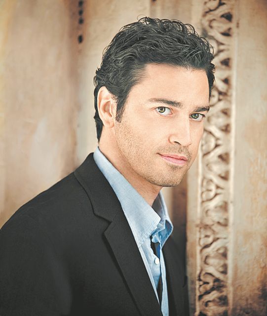 Ο Μάριος Φραγκούλης τραγουδά στο Ηρώδειο για τα παιδιά με καρκίνο